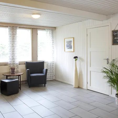 约维克霍德屯旅馆 旅馆 *